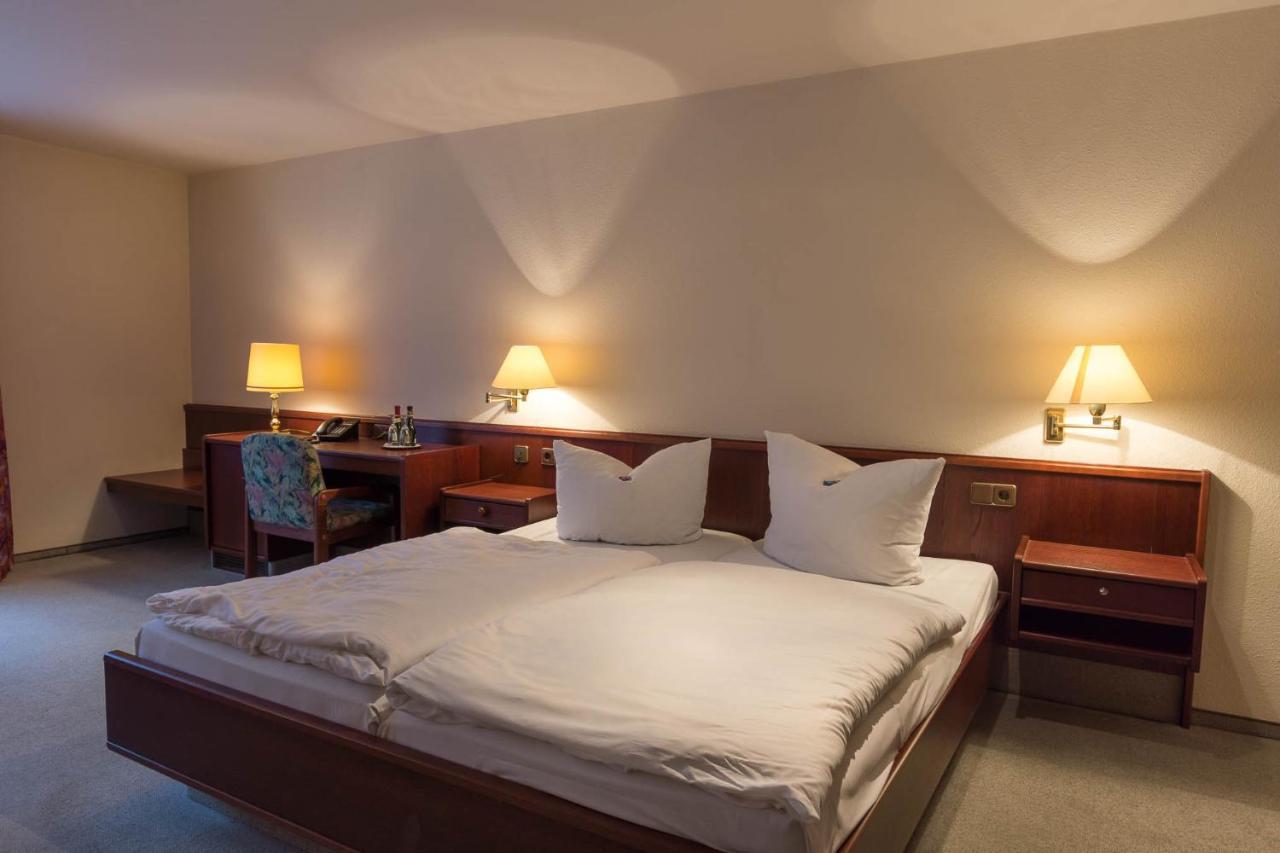Hotel Altdeutsche Weinstuben Freyburg Exteriör bild